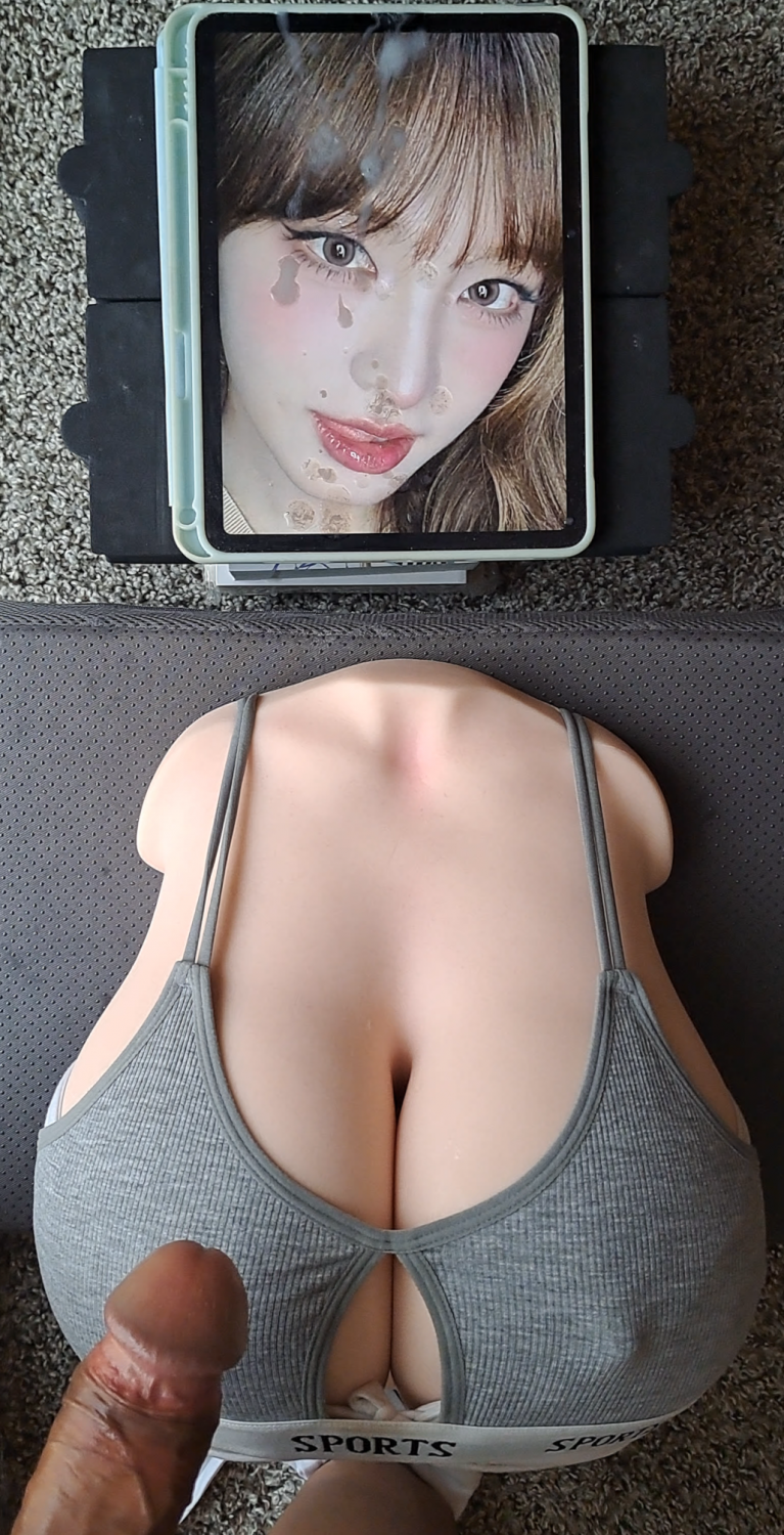 3YKx8QpW A proper usage of Kpop idols (Liz) 04.png